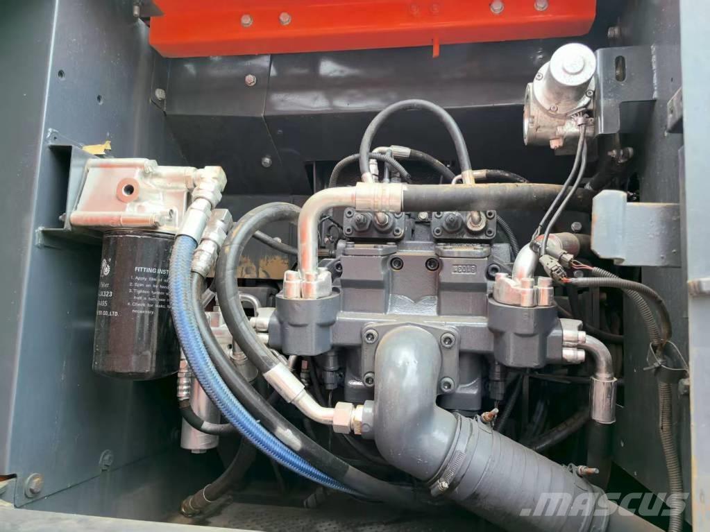 Hitachi ZX 240 HG Pásová rýpadla