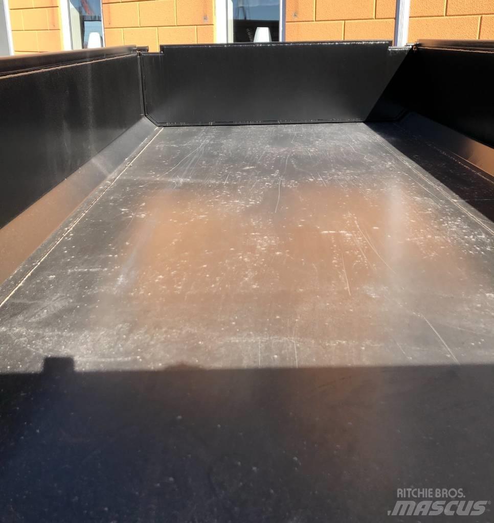 Multicargo MC9000 Sklápěcí přívěs