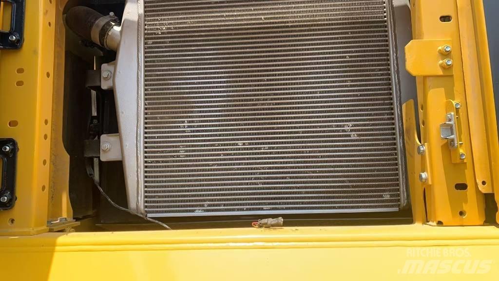 Komatsu PC 450 Pásová rýpadla