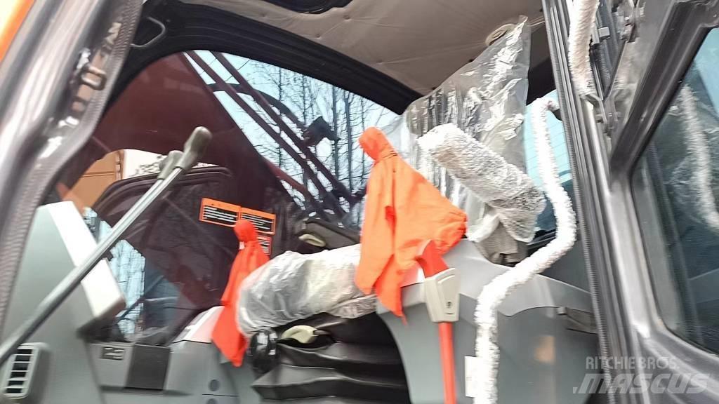 Doosan 225 LC-9 Pásová rýpadla