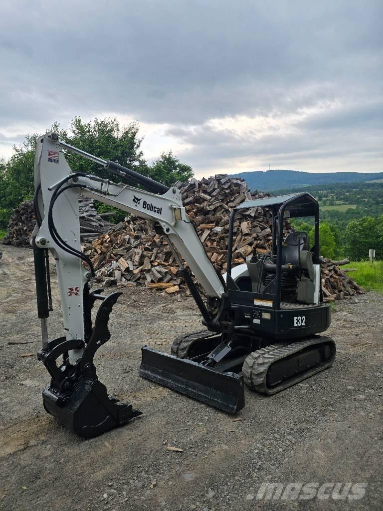 Bobcat E 32 Mini rýpadla < 7t