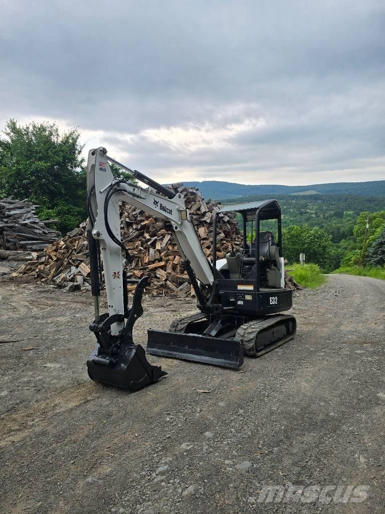 Bobcat E 32 Mini rýpadla < 7t