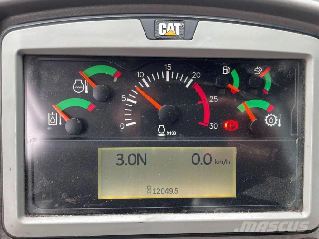 CAT 966M XE Kolové nakladače