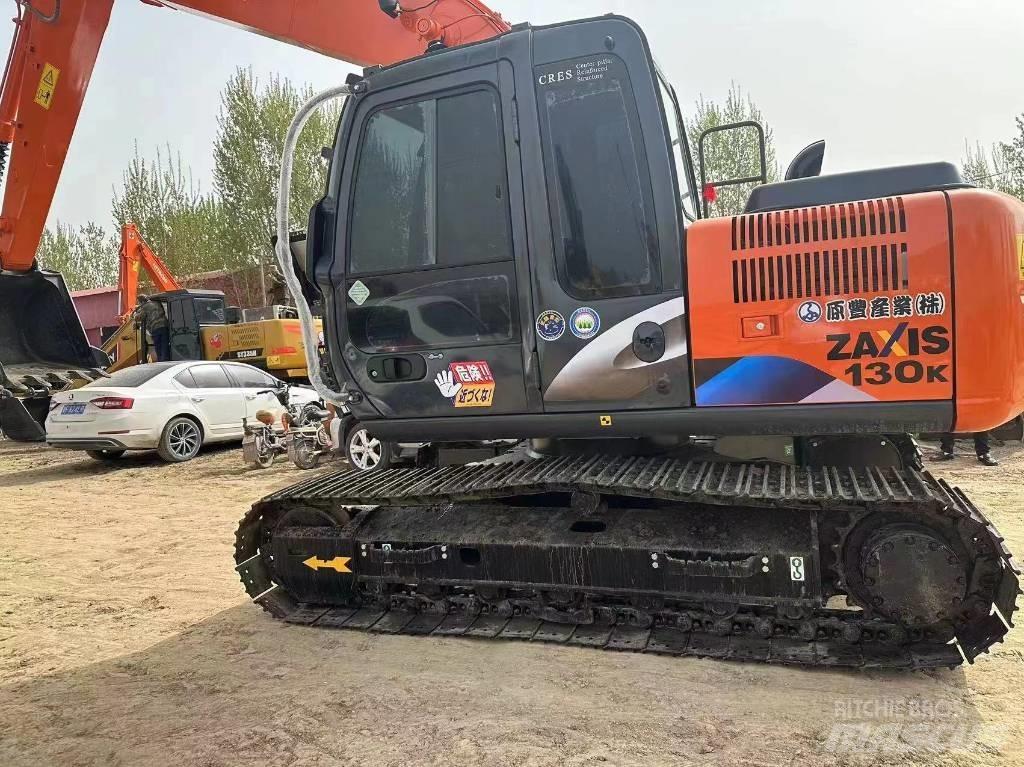 Hitachi 130 Pásová rýpadla