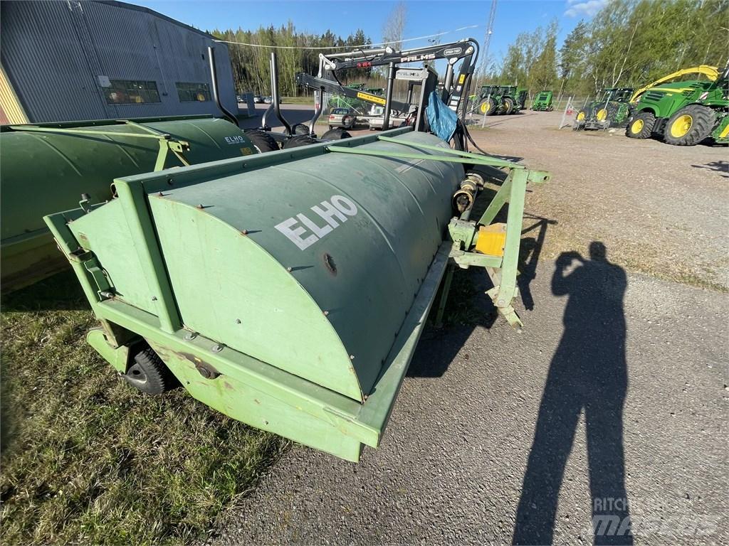Elho 300 Obraceče a shrabovače sena