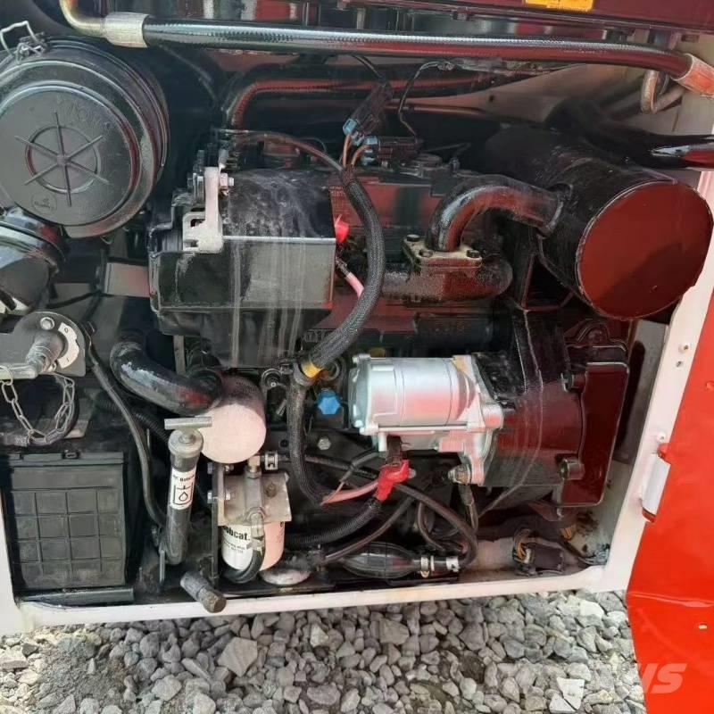 Bobcat s70 Smykem řízené nakladače