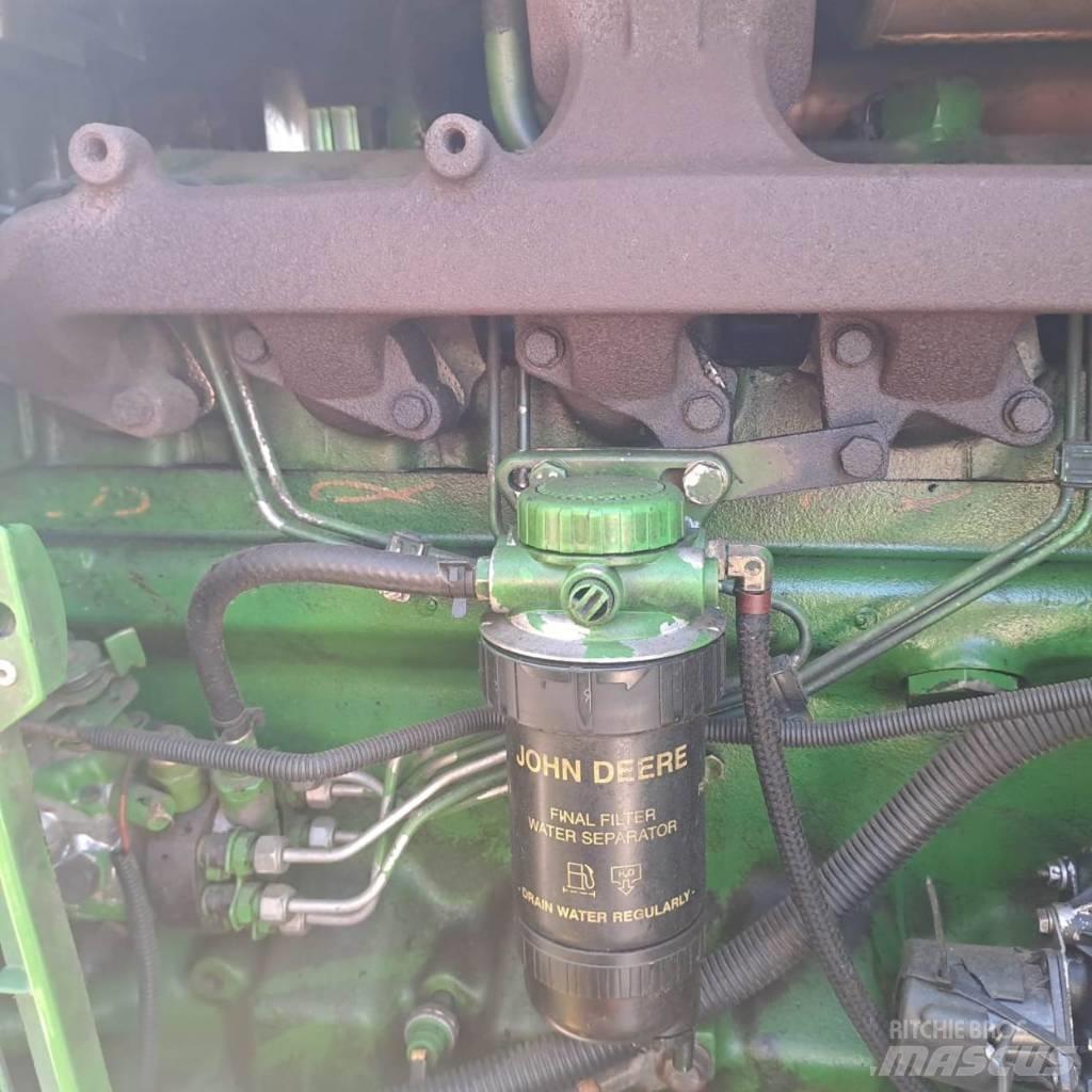 John Deere 6900 Traktory
