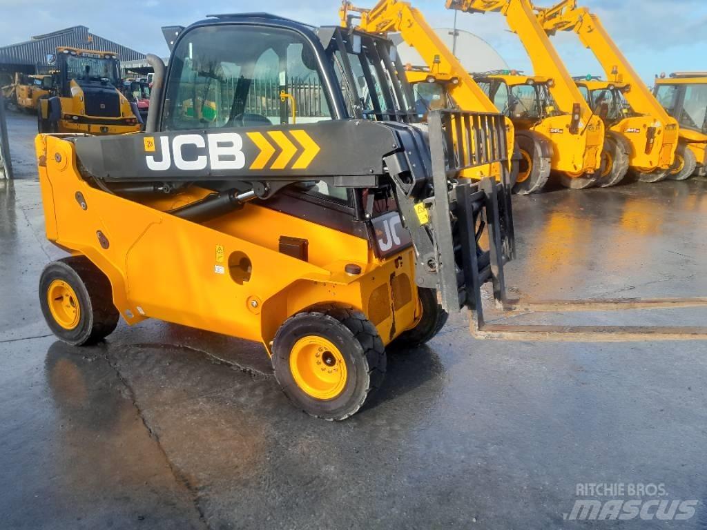 JCB TLT 35 D 4WD Teleskopické manipulátory