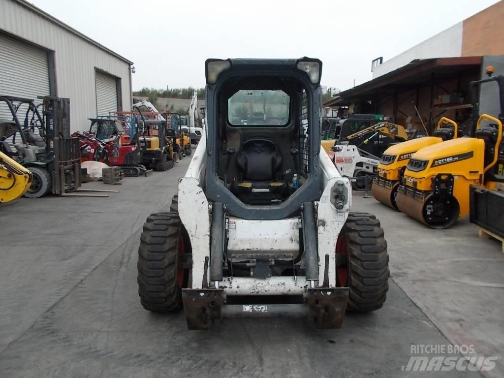 Bobcat S630 Smykem řízené nakladače