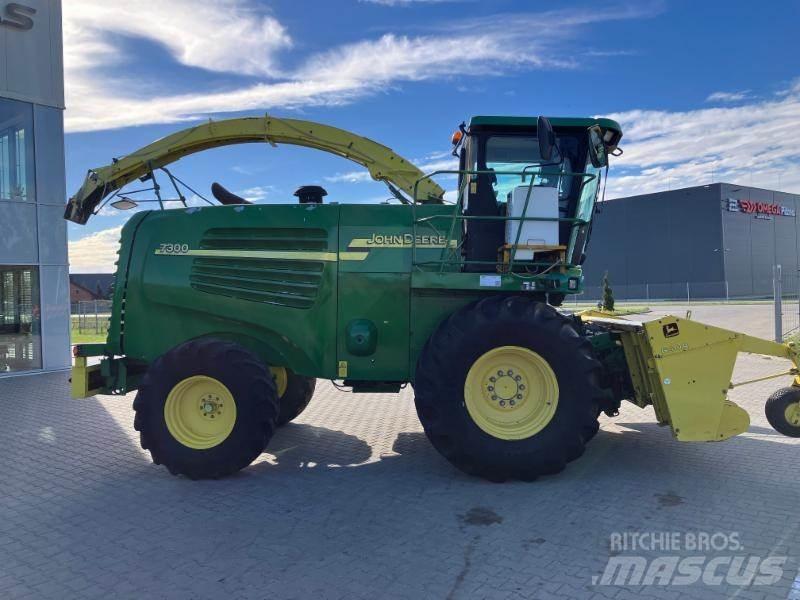 John Deere 7300 Samojízdné sekačky