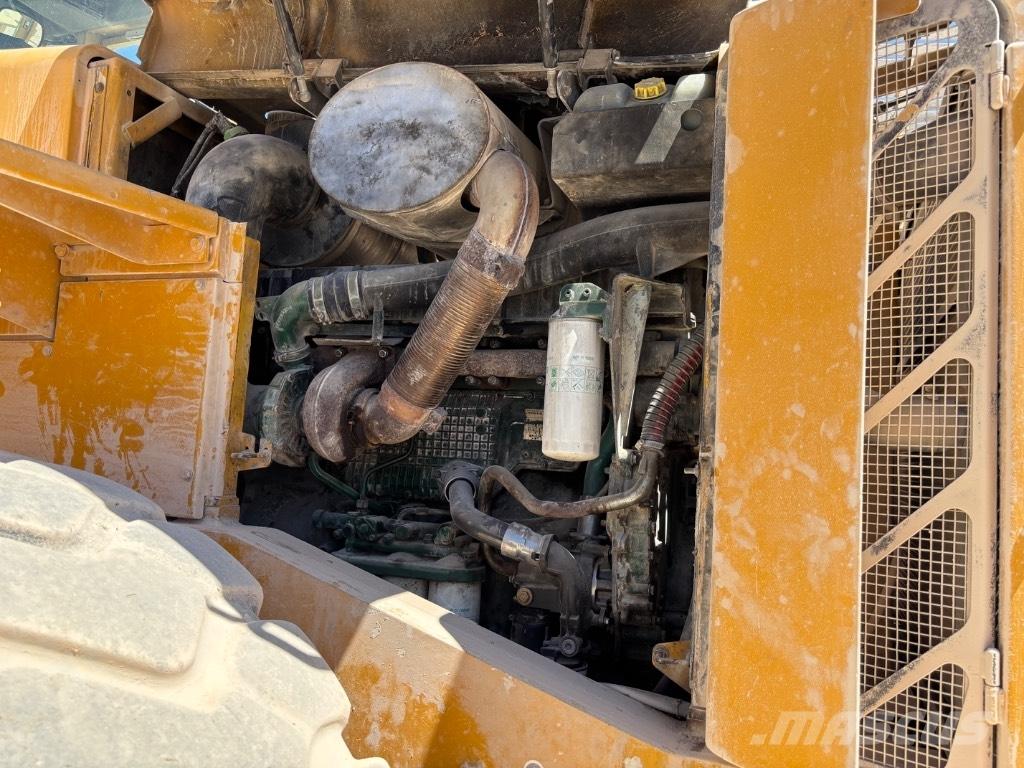 Volvo L 220 E Kolové nakladače