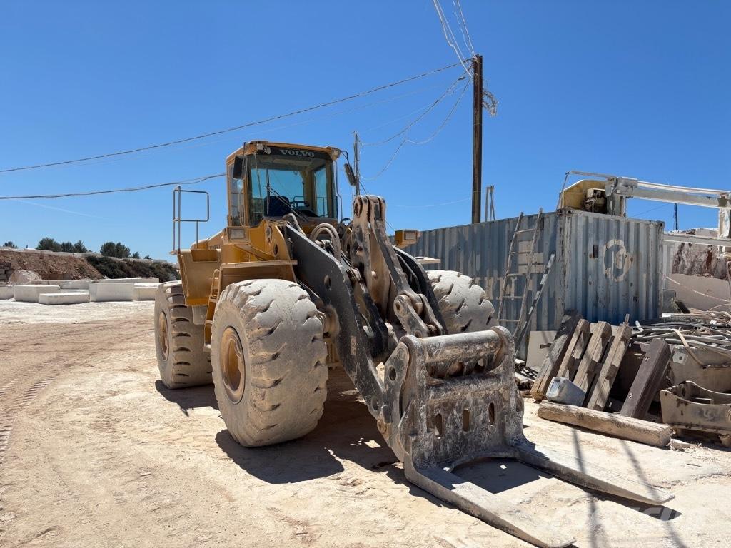 Volvo L 220 E Kolové nakladače