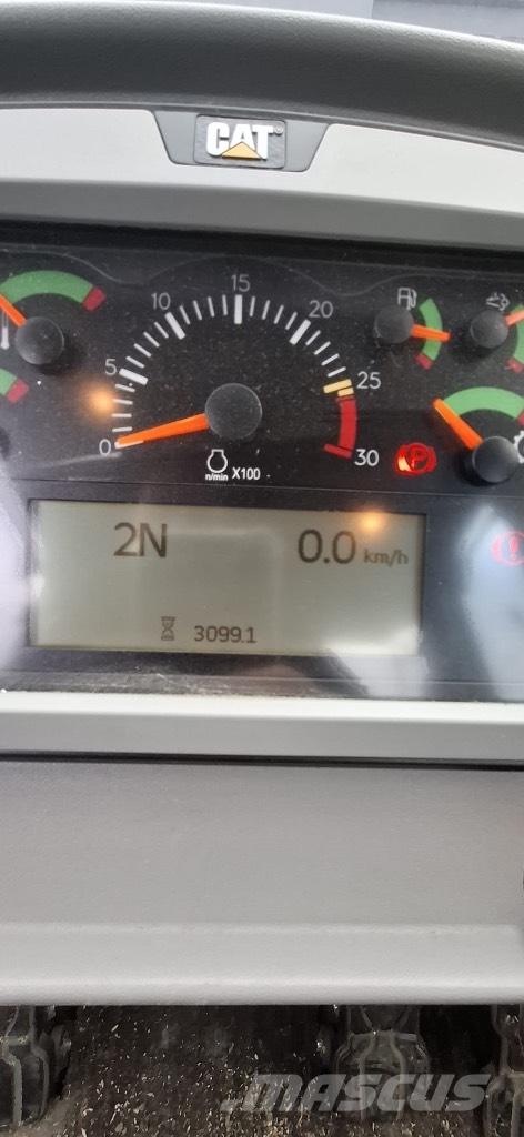 CAT 962 M Kolové nakladače