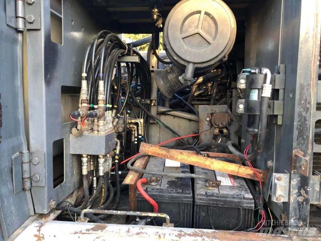 Sumitomo SH200C1 Pásová rýpadla