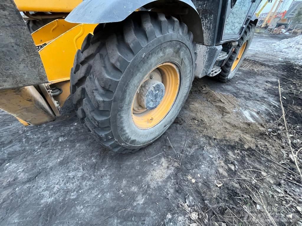 JCB 540-140 Teleskopické manipulátory