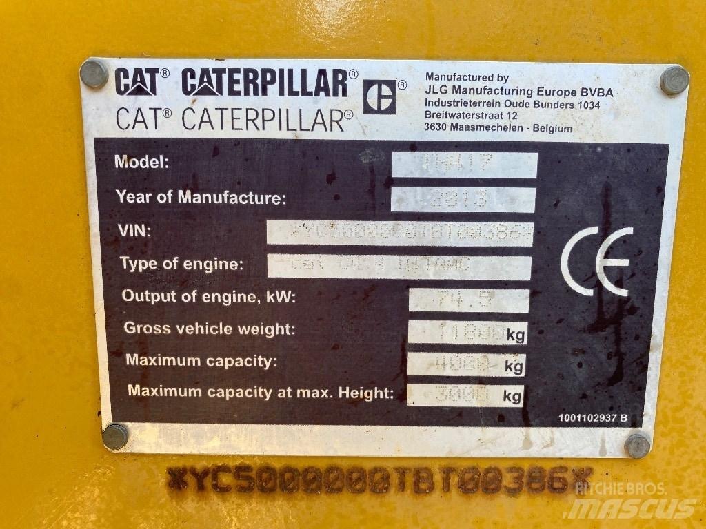 CAT TH 417 Teleskopické manipulátory