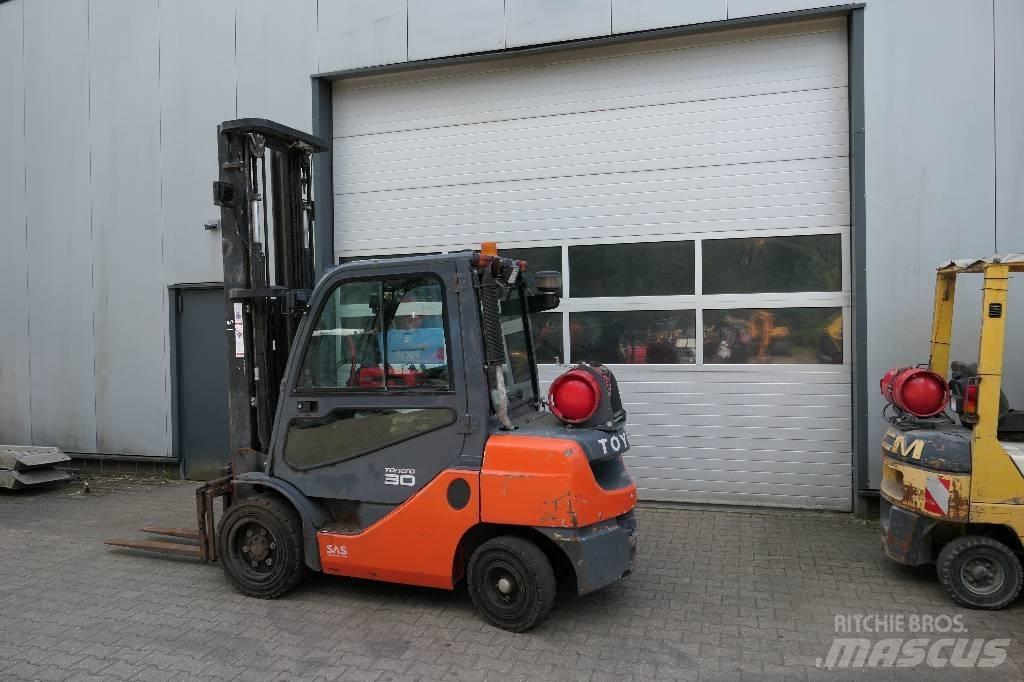 Toyota 02-8 FGF 30 LPG vozíky