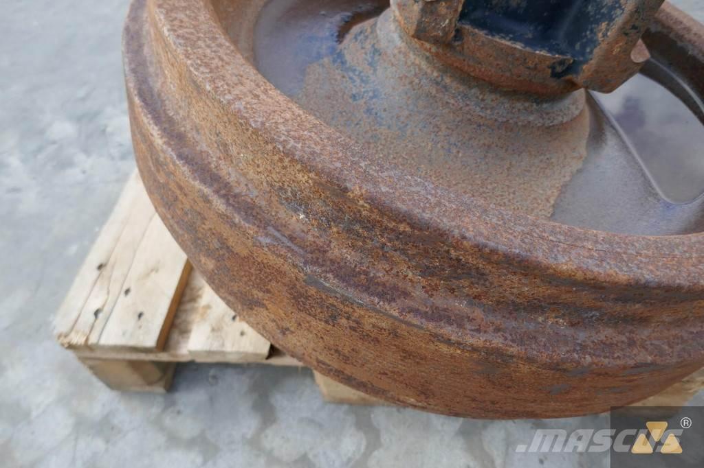 CAT 357-7560 Pneumatiky, kola a ráfky