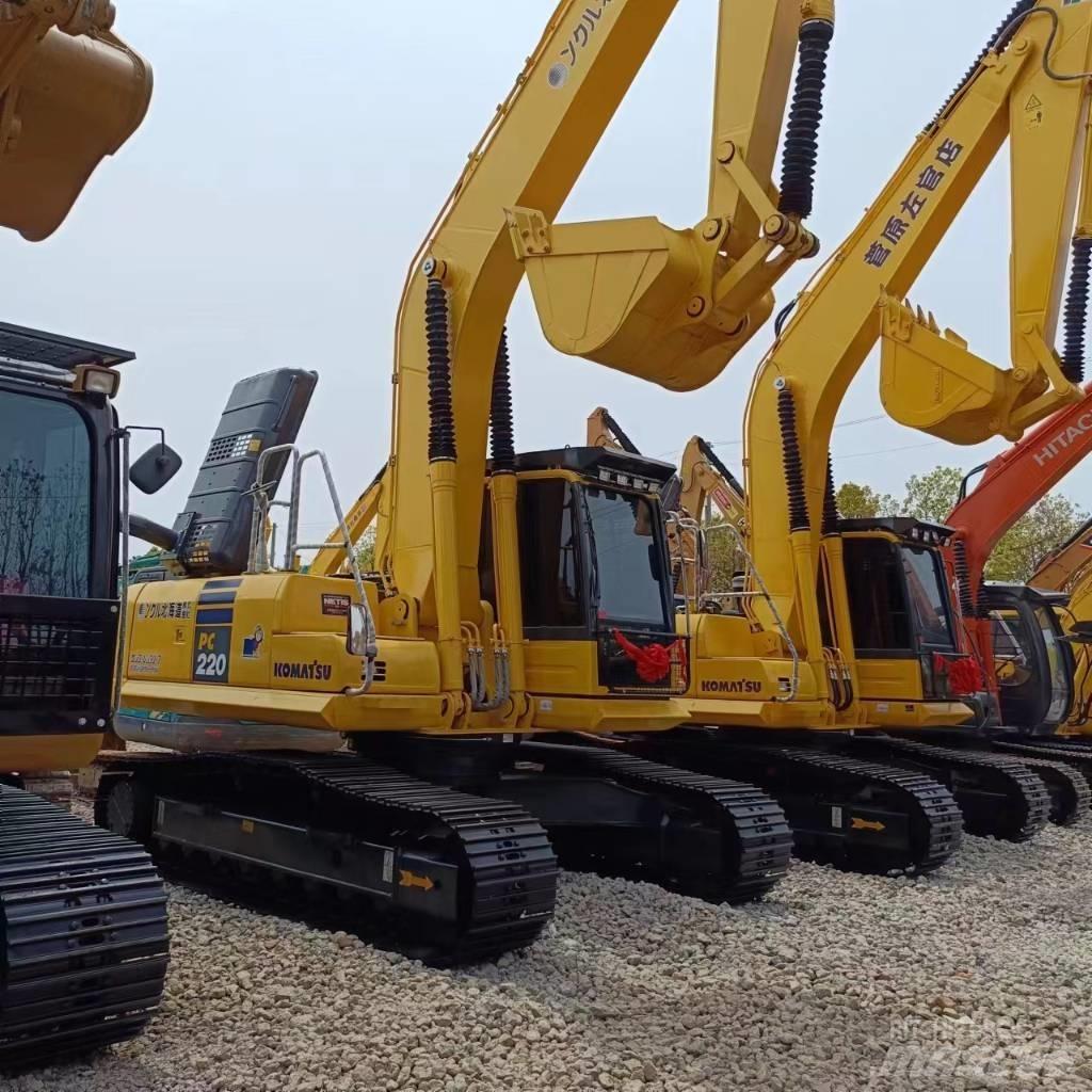 Komatsu PC 220 Pásová rýpadla