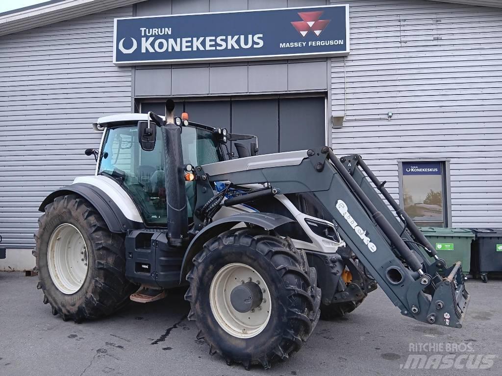 Valtra T 214 D Traktory