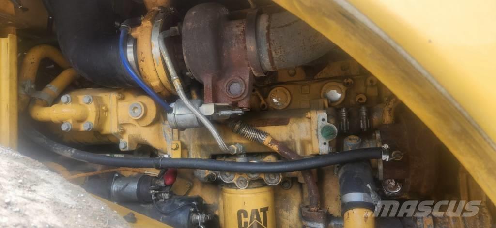 CAT 972 H Kolové nakladače