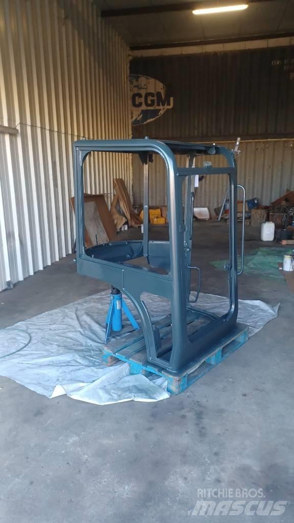 Yanmar Vio 45 Kabiny a interiér