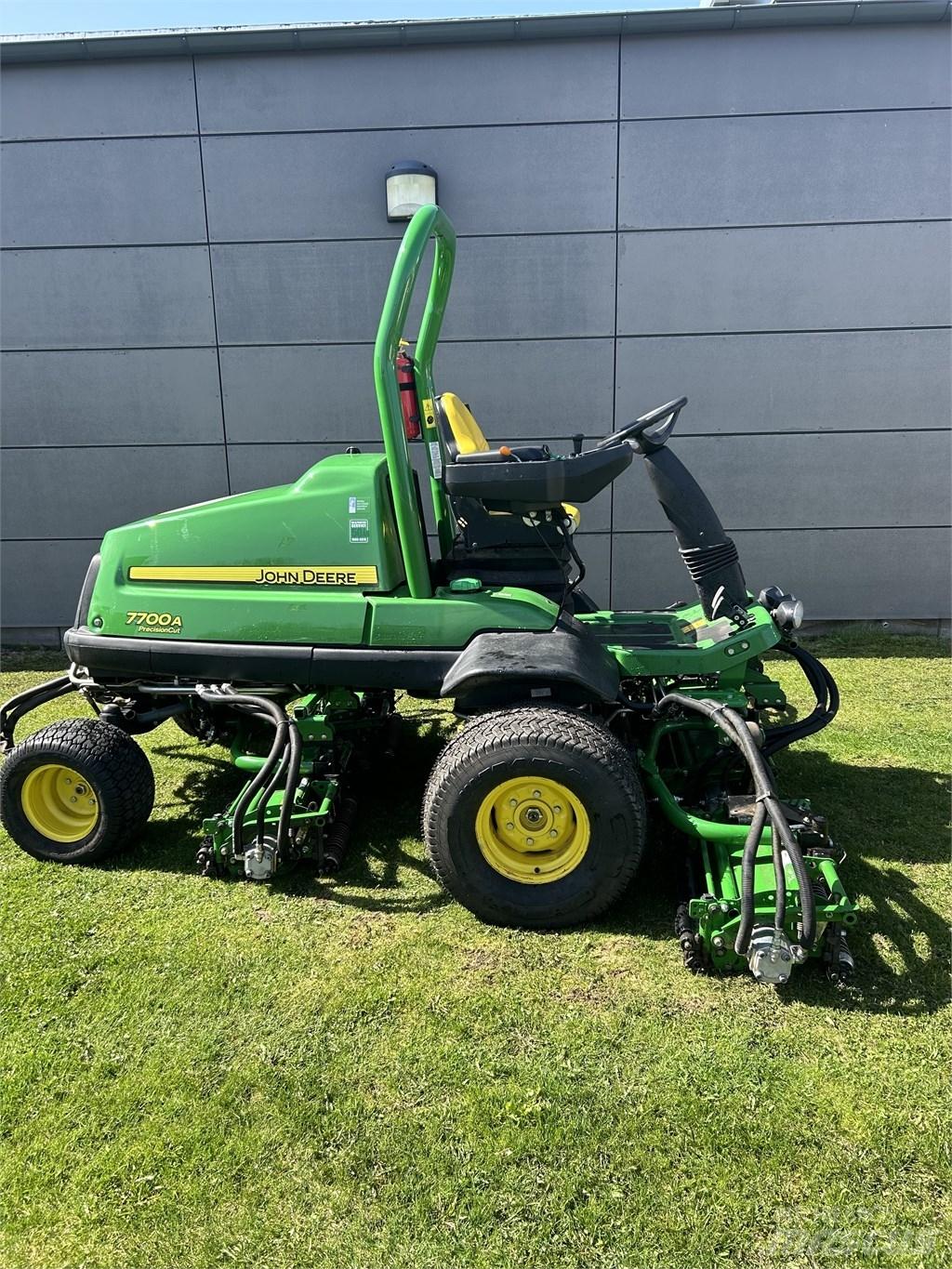 John Deere 7700A Sekačky fervejí