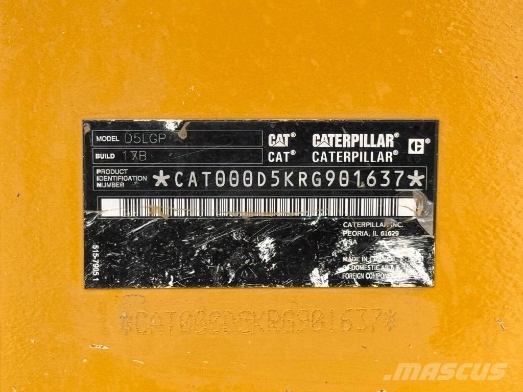 CAT D 5 LGP Pásové dozery