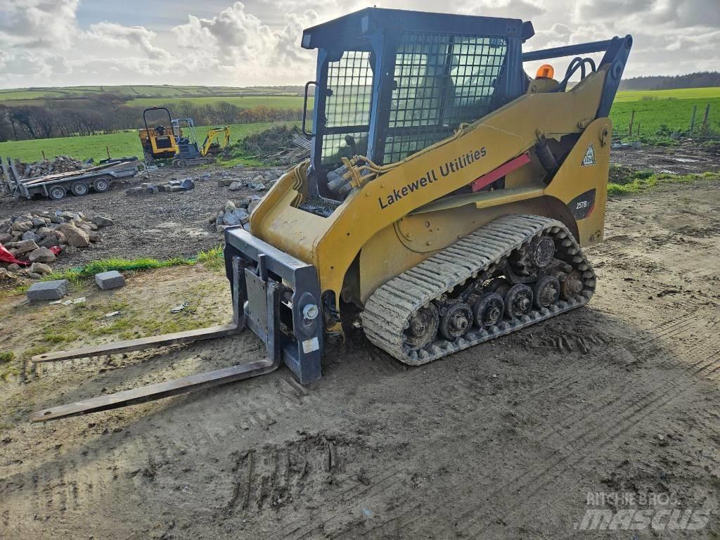 CAT 257 B 3 Smykem řízené nakladače