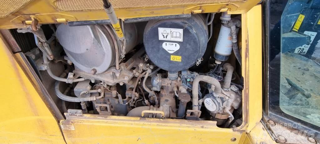 Komatsu D 65 PX-17 Pásové dozery
