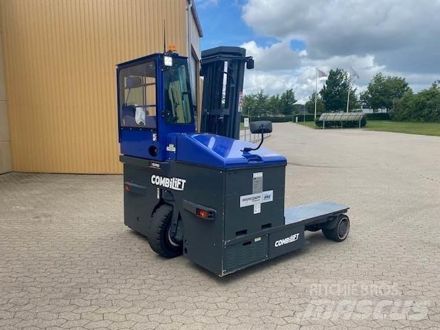 Combilift C4500E 4 cestní vysokozdvižné vozíky
