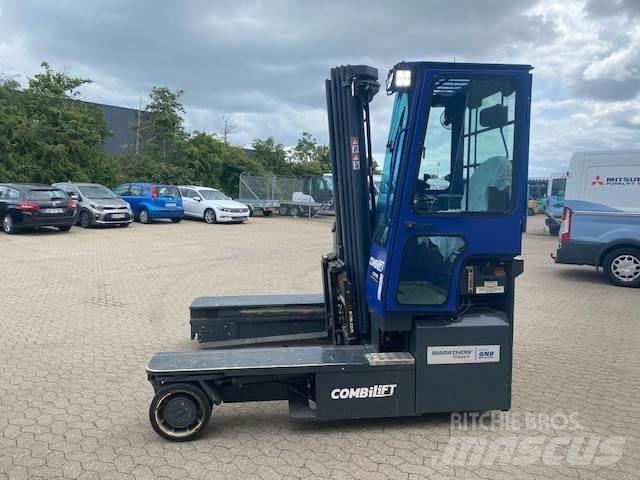 Combilift C4500E 4 cestní vysokozdvižné vozíky