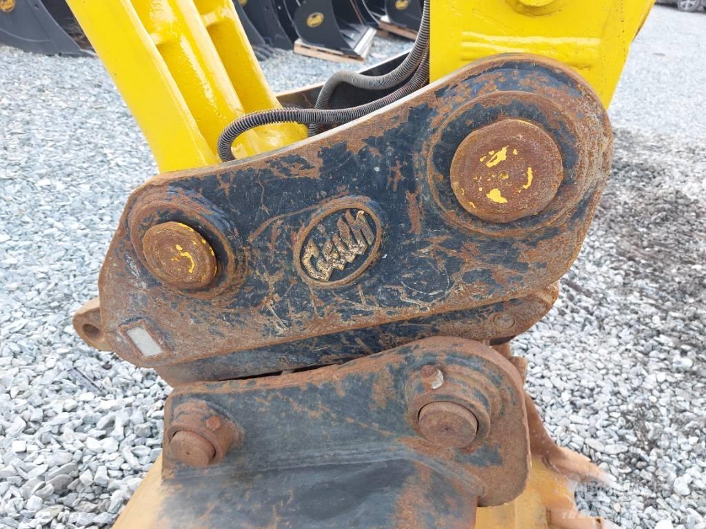 Komatsu PC210LC-11 Pásová rýpadla