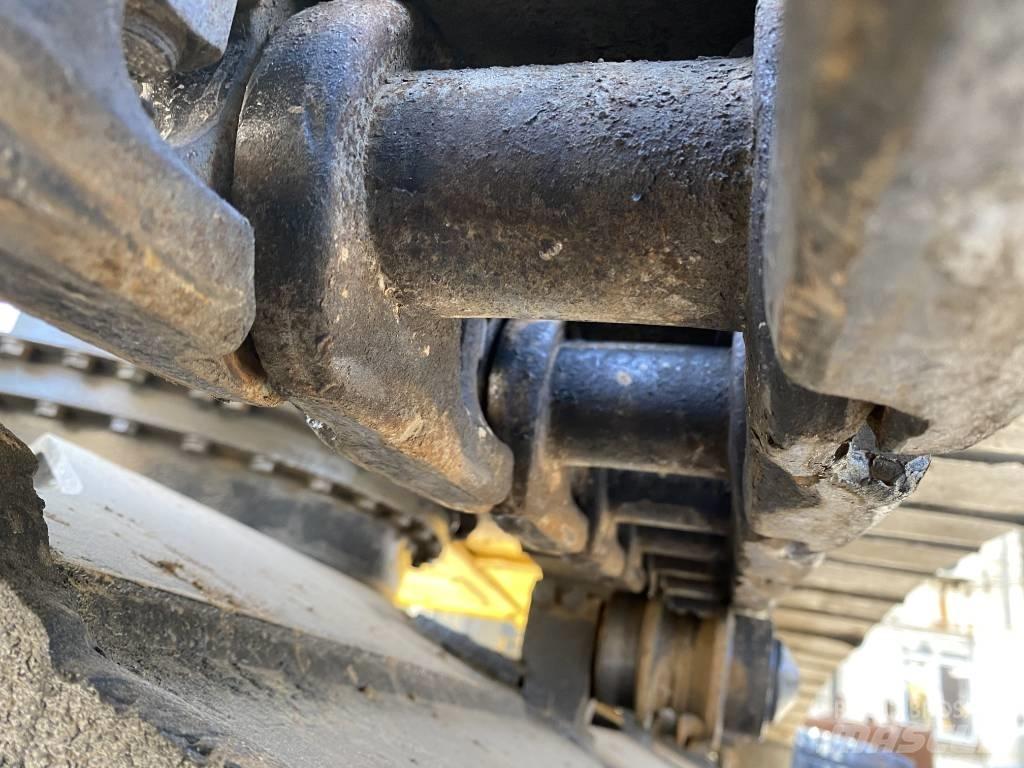 Komatsu PC200 Pásová rýpadla