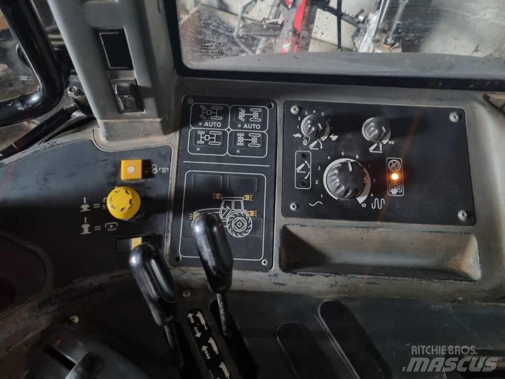 New Holland TM 155 Traktory
