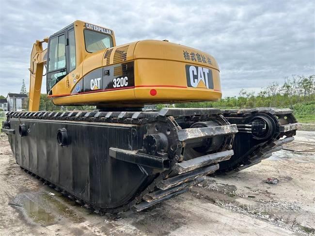 CAT 320 C Obojživelná rypadla