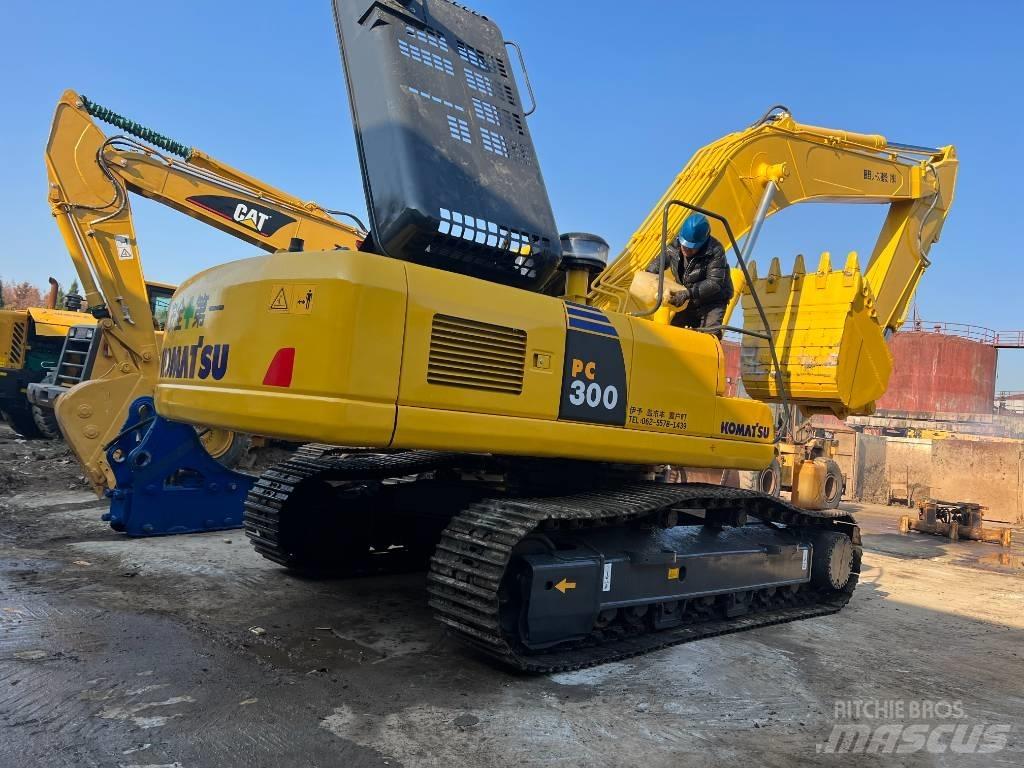 Komatsu PC300 Pásová rýpadla