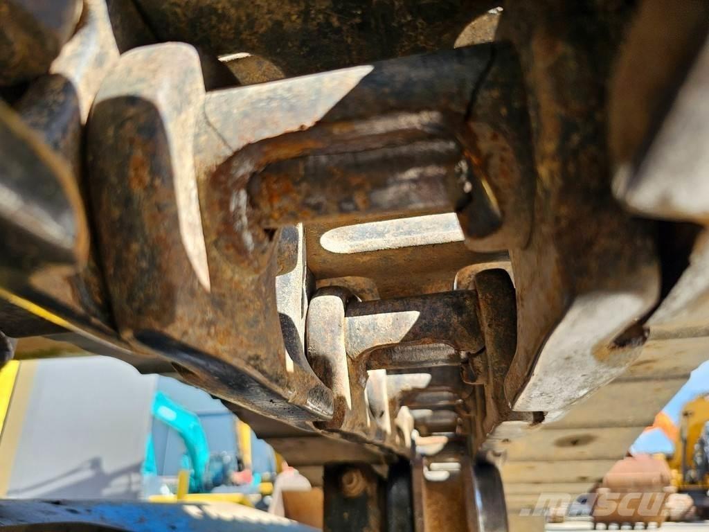 Kobelco SK210LC-9 Pásová rýpadla