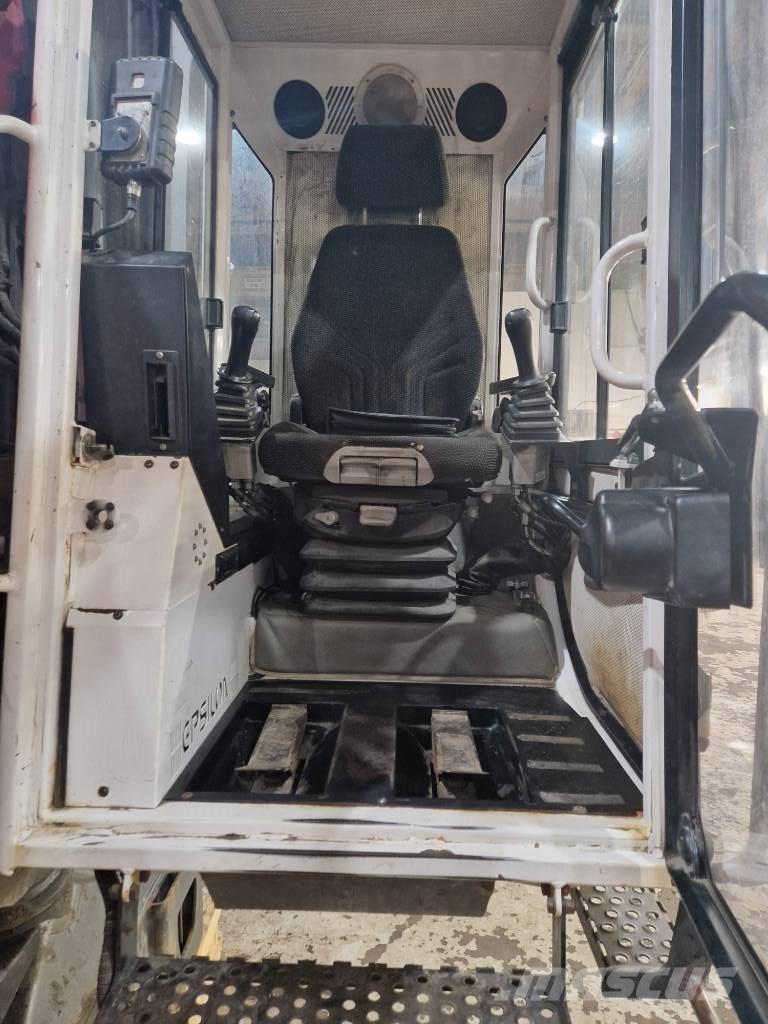 Epsilon M 12 L 97 Lesnické jeřáby