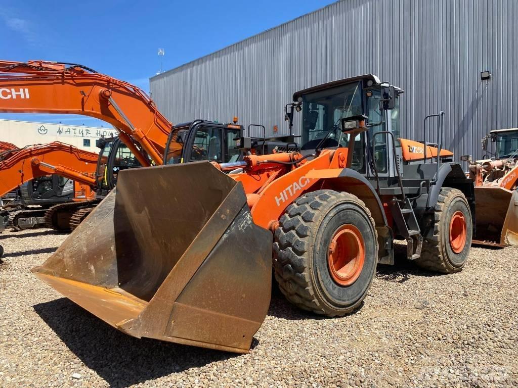 Hitachi ZW 250 Kolové nakladače