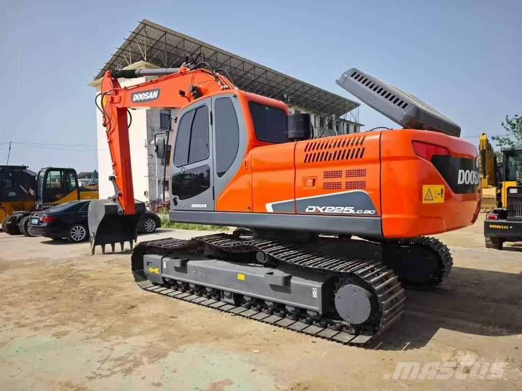 Doosan DX 225 LC Pásová rýpadla