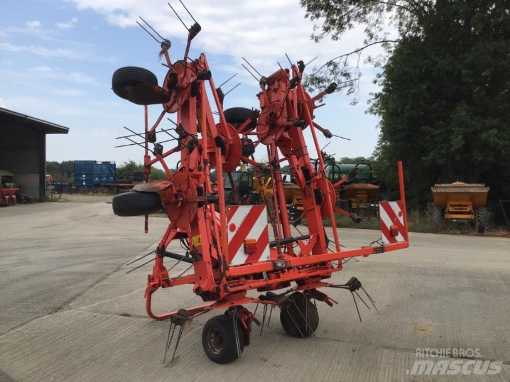 Kuhn GF 8702 Obraceče a shrabovače sena