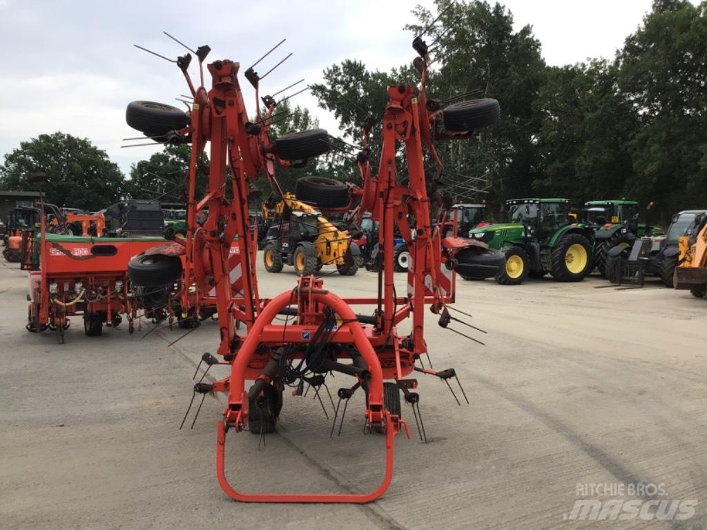 Kuhn GF 8702 Obraceče a shrabovače sena