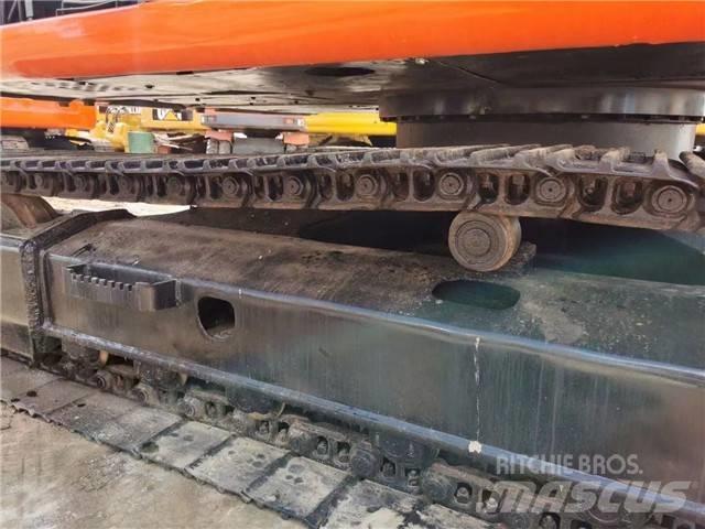 Hitachi EX 120 Pásová rýpadla