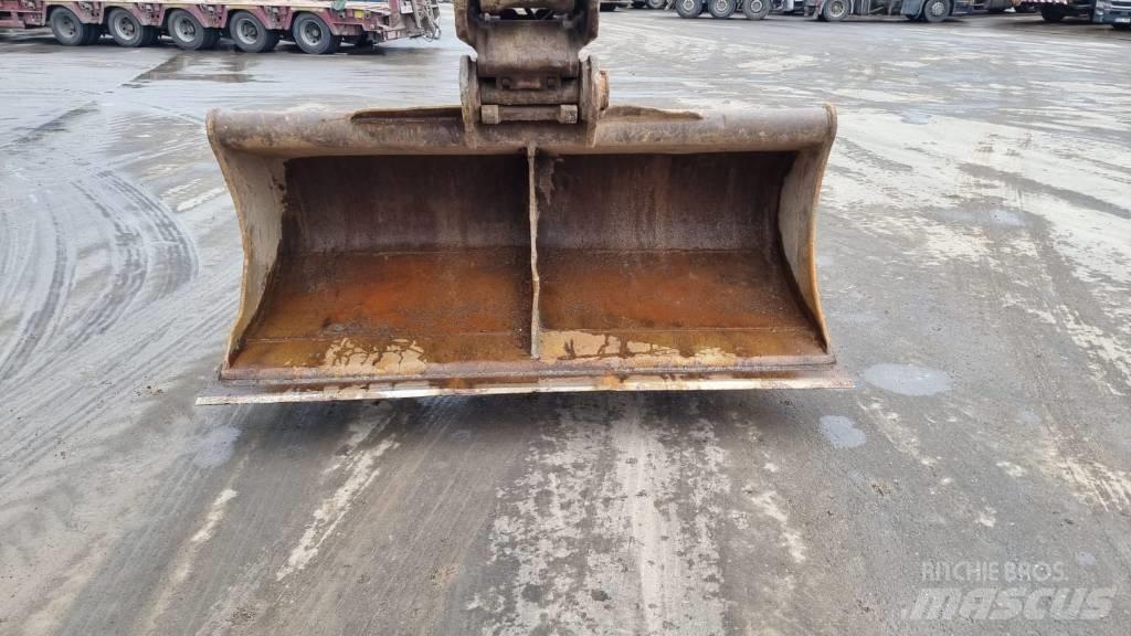 JCB 220 XL Pásová rýpadla