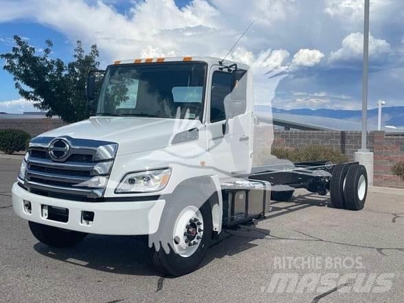 Hino L6 Nákladní vozidlo bez nástavby