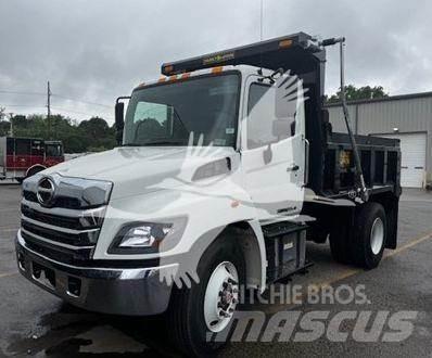 Hino L7 Sklápěče