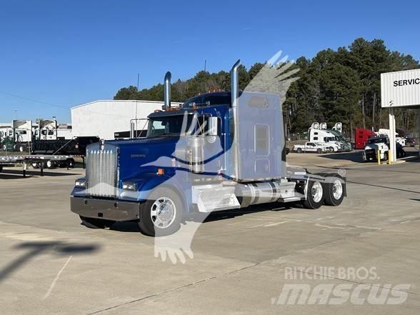 Kenworth W900L Tahače