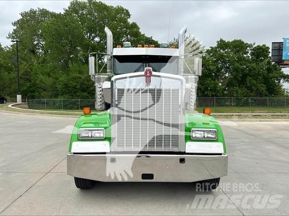Kenworth W900L Tahače
