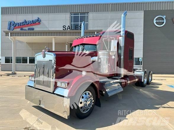 Kenworth W900L Tahače